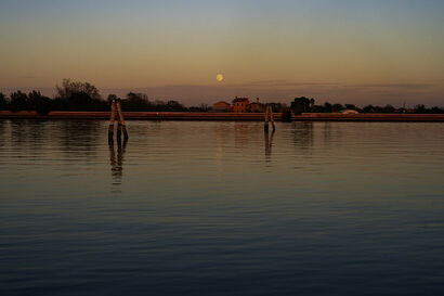 Full moon on the lagoon - a Photographic Art Artowrk by Yseult D